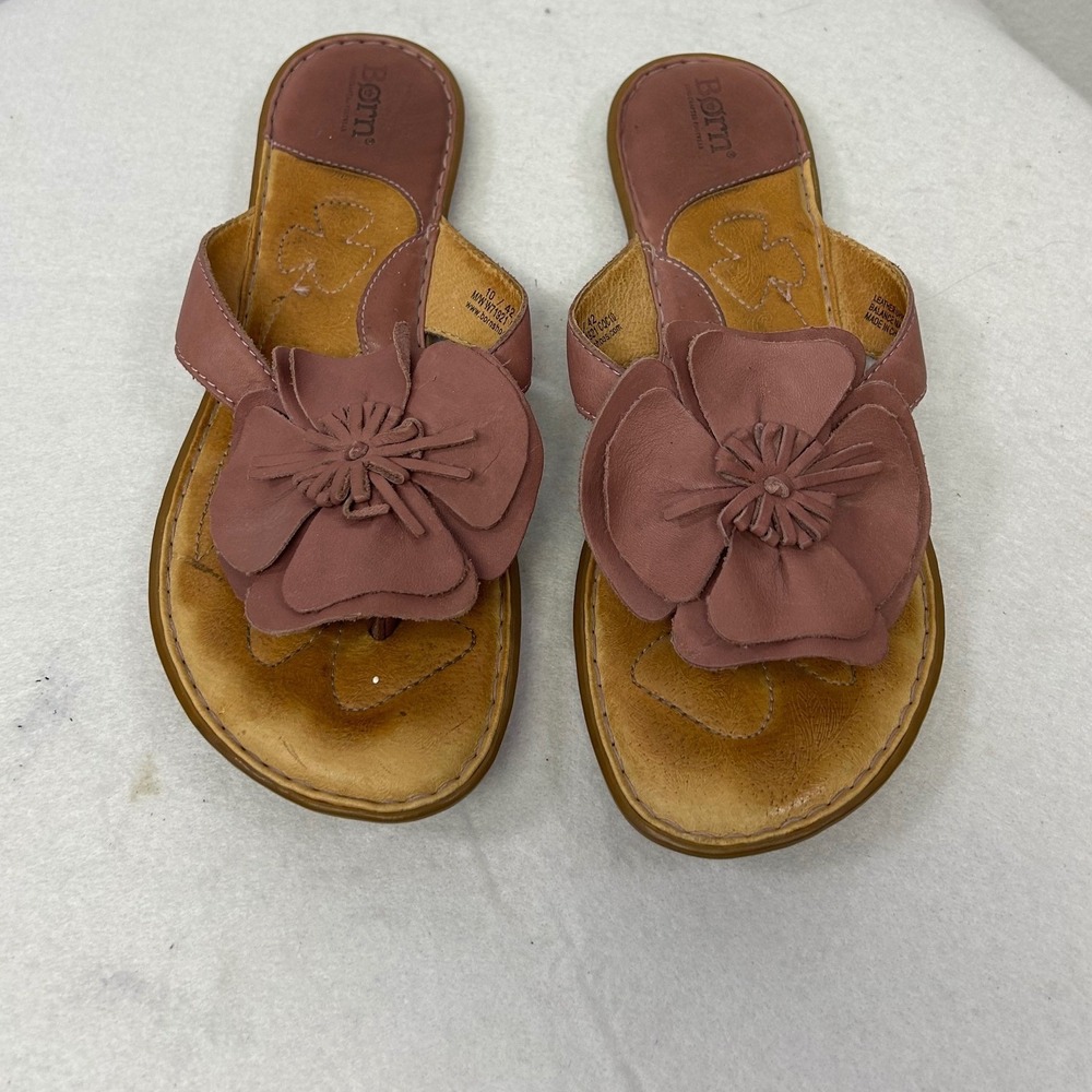 Boho Floral Born Womens 10 Dusty Rose Leather 3D Flower Thong Sandals W71921 - Picture 1 of 10